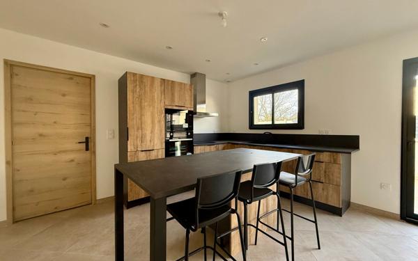 Maison à vendre    4 pièces •  Dole