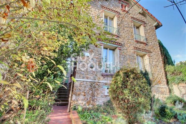 Chaville rive droite, maison Meulière de 116 m² .