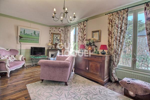 Chaville rive droite, maison Meulière de 116 m² .