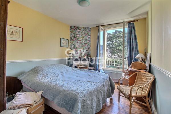 Chaville rive droite, maison Meulière de 116 m² .