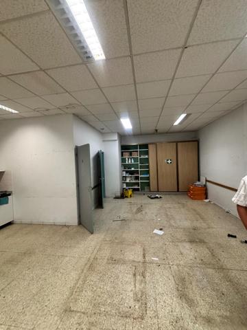 Local commercial spacieux de 146 m² - BATIMENT : MARNAY CENTRE