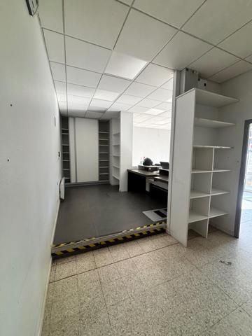 Local commercial spacieux de 146 m² - BATIMENT : MARNAY CENTRE
