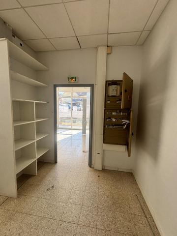 Local commercial spacieux de 146 m² - BATIMENT : MARNAY CENTRE