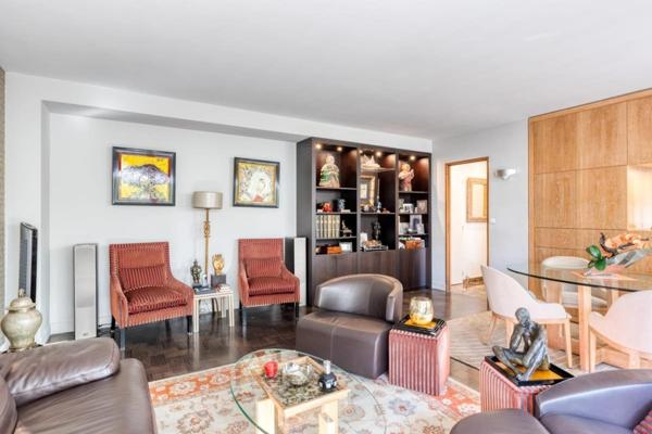 Appartement T4 dernier étage balcon Neuilly-sur--Seine