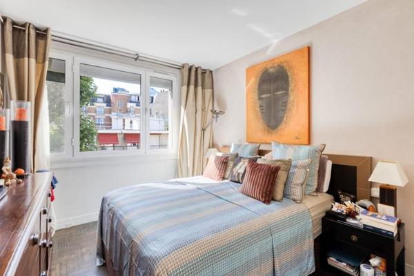 Appartement T4 dernier étage balcon Neuilly-sur--Seine