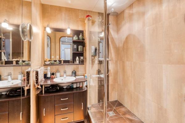 Appartement T4 dernier étage balcon Neuilly-sur--Seine