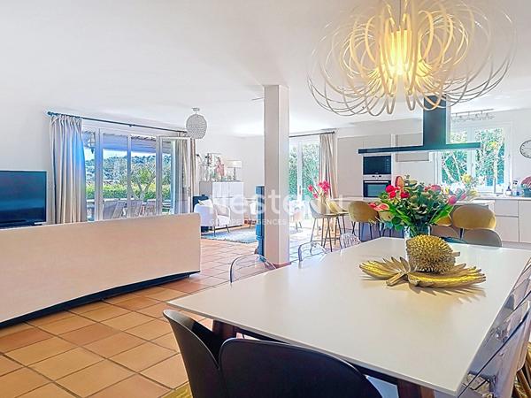Villa de 168m² - Vue mer & collines - 4 Chambres - Piscine