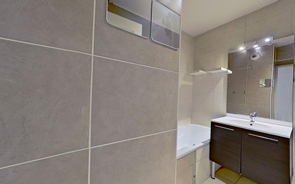 Appartement à vendre    3 pièces • 74 m2 Lyon 5