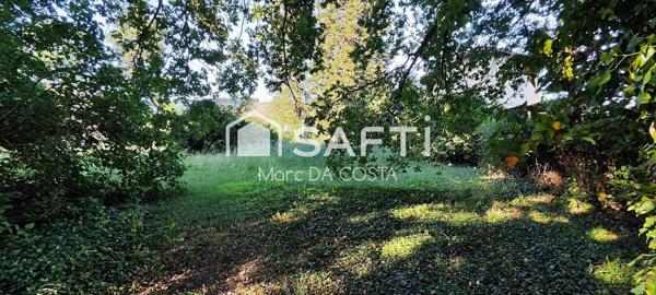 TERRAIN PLAT CONSTRUCTIBLE 985 M2 VIABILISE