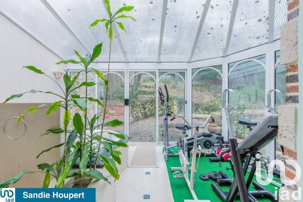 Maison traditionnelle 8 pièces de 159 m² à Yerres (91330)