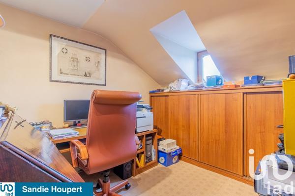 Maison traditionnelle 8 pièces de 159 m² à Yerres (91330)