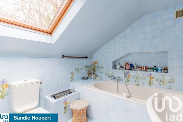 Maison traditionnelle 8 pièces de 159 m² à Yerres (91330)