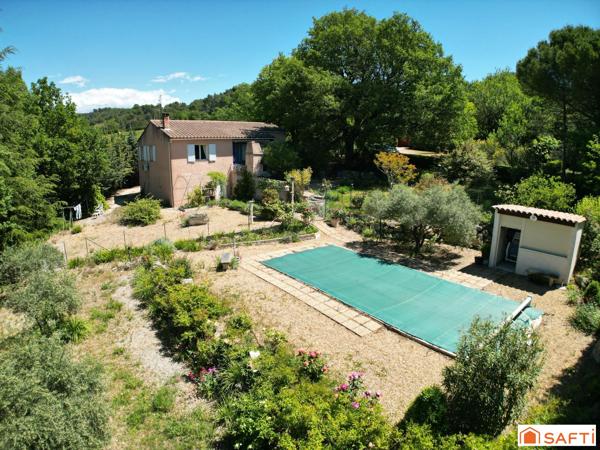 Maison avec piscine sur terrain d'environ  6000m²