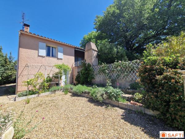 Maison avec piscine sur terrain d'environ  6000m²