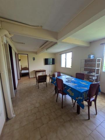 Grande maison sur 2 niveaux