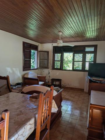 Grande maison sur 2 niveaux