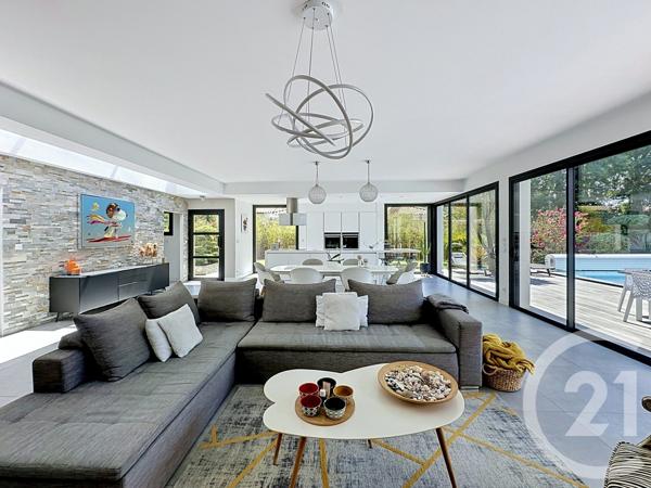 Maison à vendre  6 pièces - 200 m 2   GUJAN MESTRAS  - 33