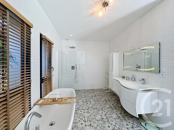 Maison à vendre  6 pièces - 200 m 2   GUJAN MESTRAS  - 33