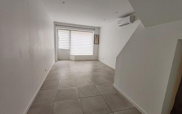 Maison à louer    4 pièces •  Pomérols