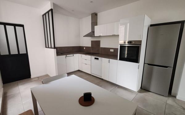 Maison à louer    4 pièces •  Pomérols