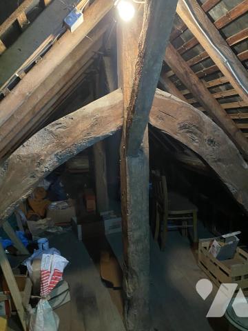 Maison de ville mitoyenne des deux côtés avec jardin et garage