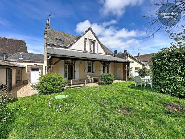 Maison familiale 4 chambres avec grand terrain et double garage à Bretoncelles (61110)