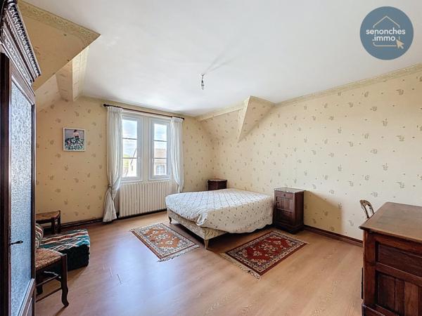 Maison familiale 4 chambres avec grand terrain et double garage à Bretoncelles (61110)