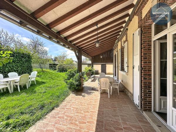 Maison familiale 4 chambres avec grand terrain et double garage à Bretoncelles (61110)