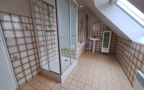 Maison à vendre    5 pièces •  Lanmeur