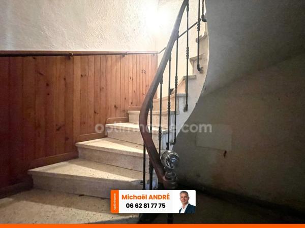 AIGUES-MORTES IMMEUBLE 7 PIÈCES 210 M2 + GARAGE