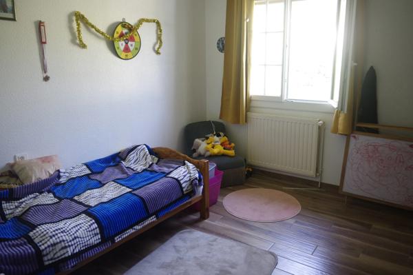 Maison à vendre PESSAN de 6 pièces, 4 chambres, terrain et garage double.