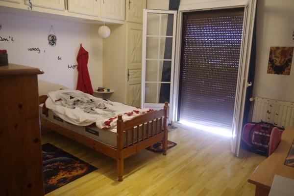 Maison à vendre PESSAN de 6 pièces, 4 chambres, terrain et garage double.