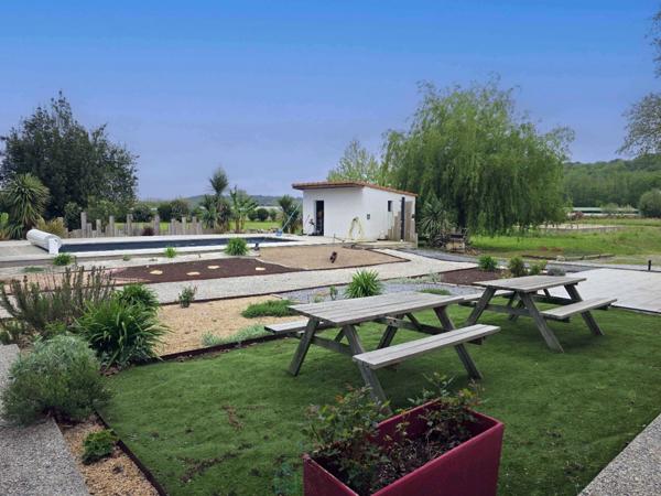 Sud Landes – Ensemble immobilier de caractère avec hébergements, réception, bien-être et piscine