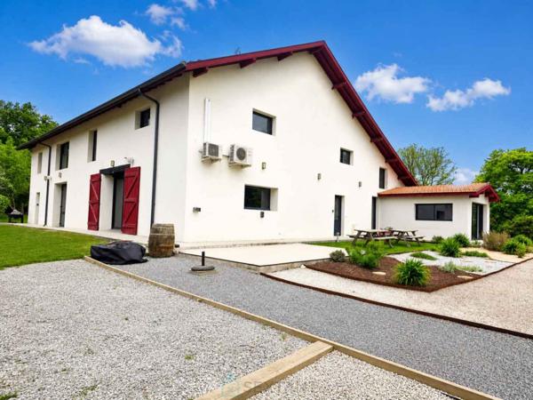 Sud Landes – Ensemble immobilier de caractère avec hébergements, réception, bien-être et piscine