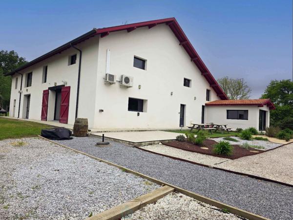 Sud Landes – Ensemble immobilier de caractère avec hébergements, réception, bien-être et piscine