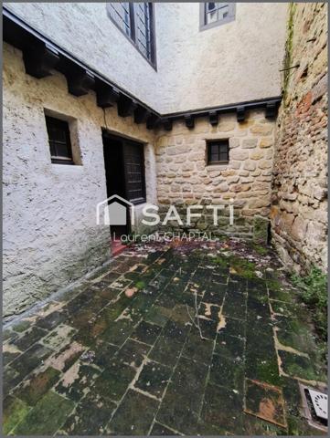 Immeuble au coeur de la cité médiévale de Carcassonne.