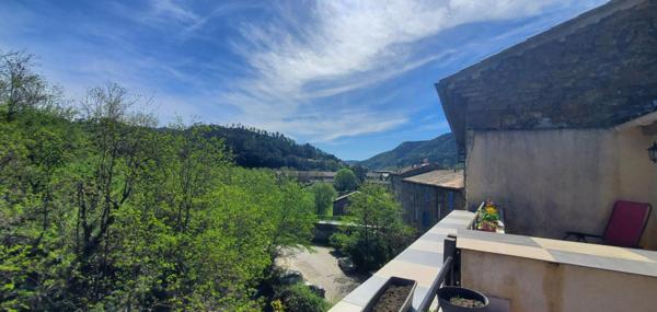 Lots de deux appartements + cave au sein d'une copropriété