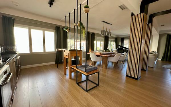 Maison à vendre    5 pièces • 315 m2 Espéraza