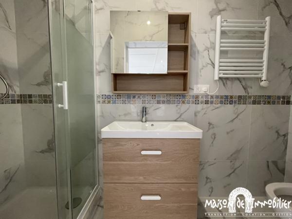 Vente Maison de plain-pied - 4 pièces - 88m² - CHATEAUBERNARD