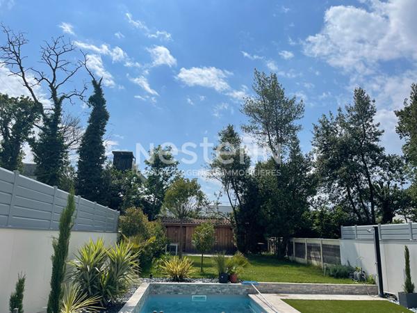 PESSAC- MONTEIL - Maison Contemporaine 6 pièce(s) 146 m2 - 5ch - Piscine - Jardin - Garage