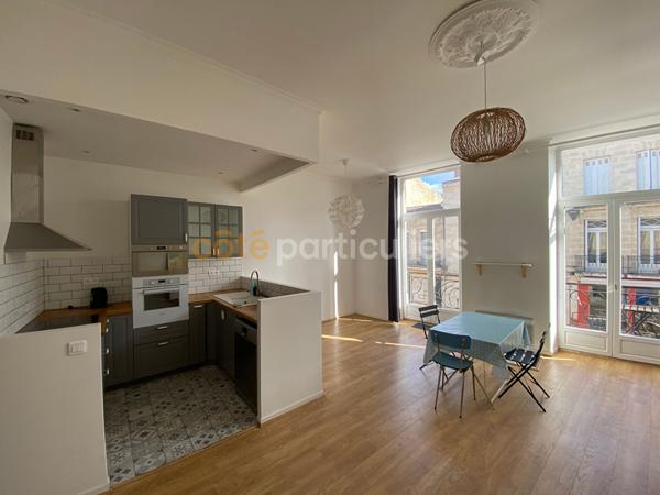 Vente
                Appartement61 m² - 3 Pièces -
                    BORDEAUX (33000)