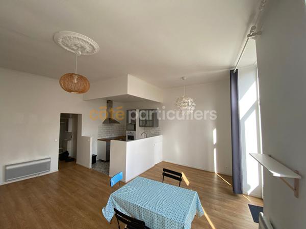 Vente
                Appartement61 m² - 3 Pièces -
                    BORDEAUX (33000)