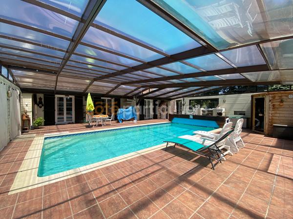 Vente
                Appartement61 m² - 3 Pièces -
                    BORDEAUX (33000)