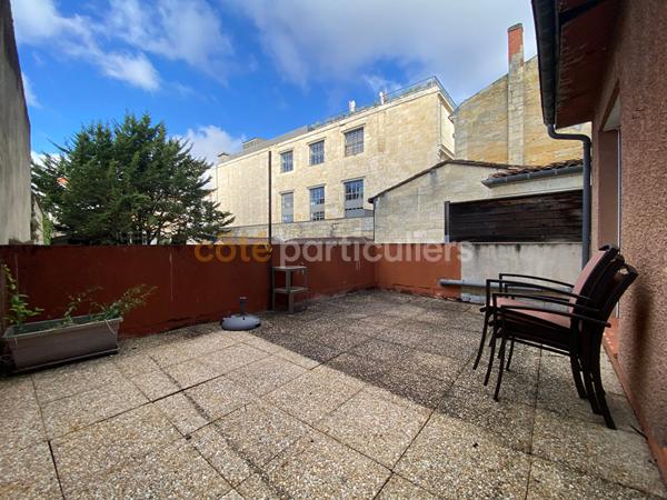 Vente
                Appartement61 m² - 3 Pièces -
                    BORDEAUX (33000)