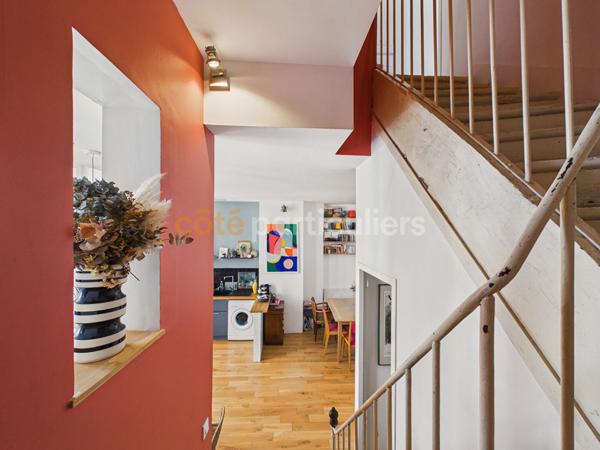 Vente
                Appartement61 m² - 3 Pièces -
                    BORDEAUX (33000)