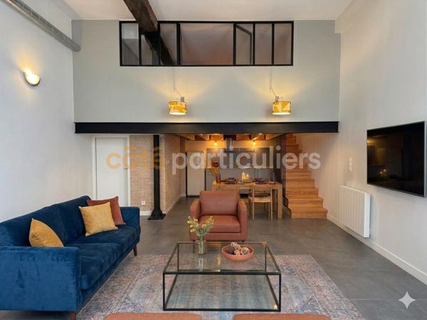 Vente
                Appartement61 m² - 3 Pièces -
                    BORDEAUX (33000)