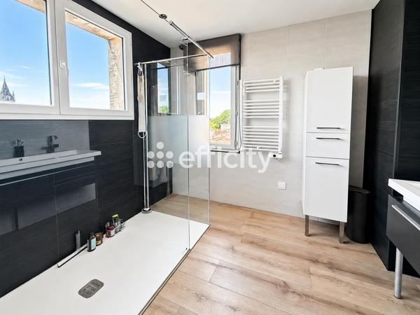 Appartement
         5 pièces
        - 167 m² 378 000 € *