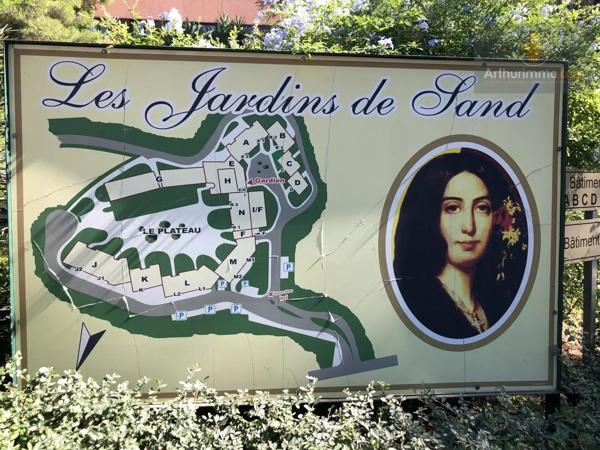Vente                                                      Garage
                        
                                                            à La Seyne-sur-Mer