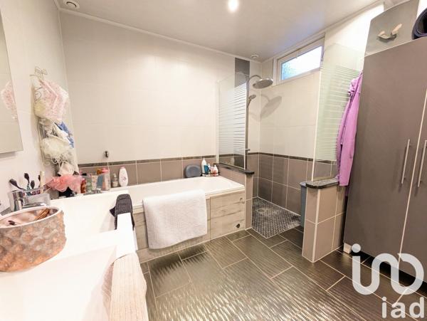 Maison traditionnelle 5 pièces de 104 m² à Haybes (08170)