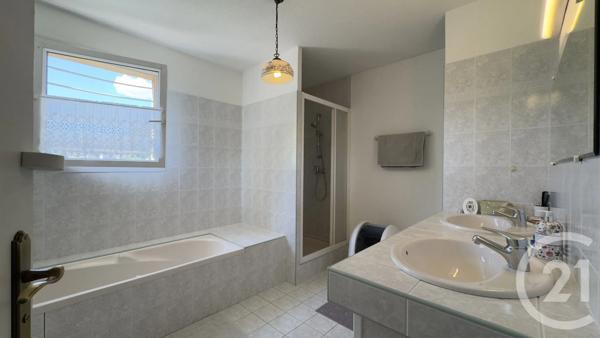 Maison à vendre  8 pièces - 169,60 m 2   GAP  - 05